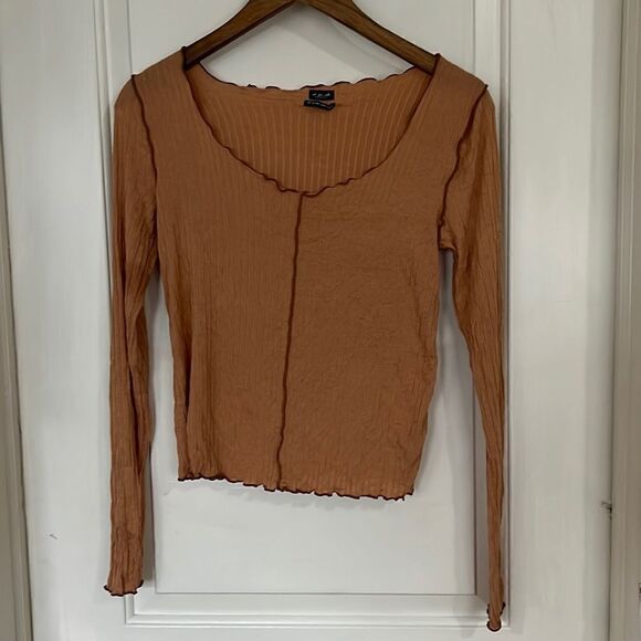 Off the shoulder long sleeve top - Picture 1 of 4